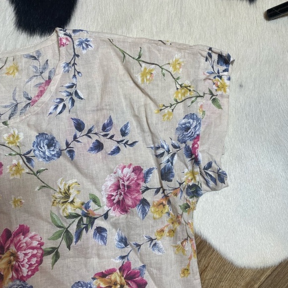 Via Signoria linen top with vibrant floral print pattern - Picture 5 of 10